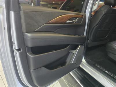 2017 Cadillac Escalade ESV Premium Luxury 4DR SUV AWD - Photo 10 - Hamilton, OH 45015