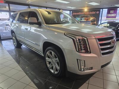 2017 Cadillac Escalade ESV Premium Luxury 4DR SUV AWD - Photo 3 - Hamilton, OH 45015
