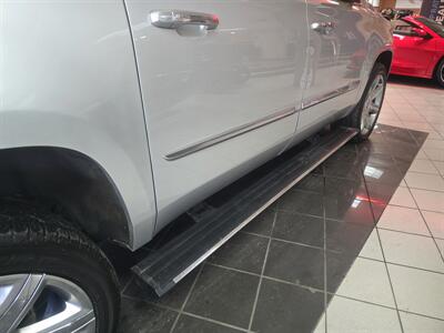 2017 Cadillac Escalade ESV Premium Luxury 4DR SUV AWD - Photo 24 - Hamilton, OH 45015