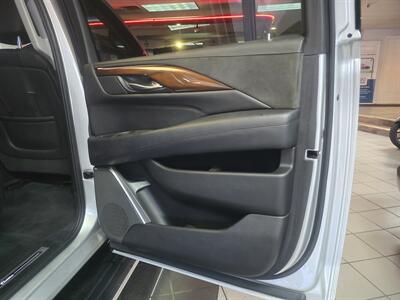 2017 Cadillac Escalade ESV Premium Luxury 4DR SUV AWD - Photo 19 - Hamilton, OH 45015