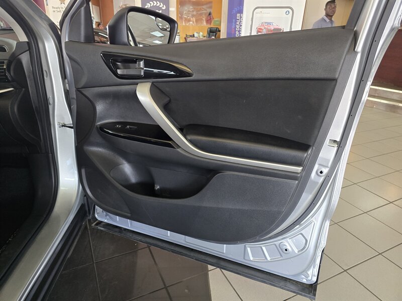 2024 Mitsubishi Eclipse Cross LE - Photo 12 - Hamilton, OH 45015