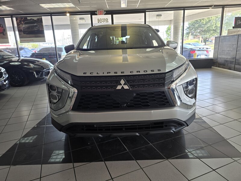 2024 Mitsubishi Eclipse Cross LE - Photo 2 - Hamilton, OH 45015