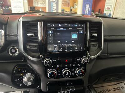 2024 RAM 1500 Laramie CREW CAB 4X4/HEMI   - Photo 15 - Hamilton, OH 45015