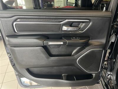 2024 RAM 1500 Laramie CREW CAB 4X4/HEMI   - Photo 22 - Hamilton, OH 45015
