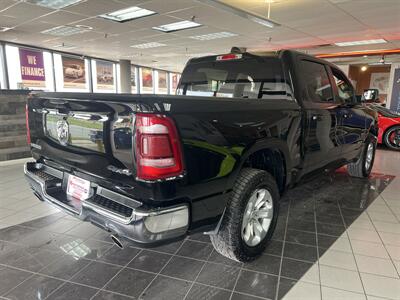 2024 RAM 1500 Laramie CREW CAB 4X4/HEMI   - Photo 6 - Hamilton, OH 45015