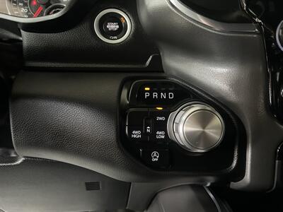 2024 RAM 1500 Laramie CREW CAB 4X4/HEMI   - Photo 19 - Hamilton, OH 45015