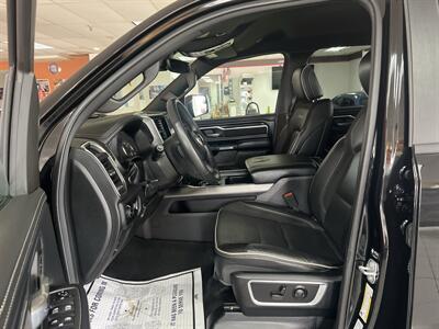 2024 RAM 1500 Laramie CREW CAB 4X4/HEMI   - Photo 9 - Hamilton, OH 45015