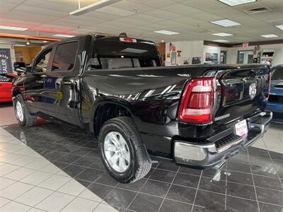 2024 RAM 1500 Laramie CREW CAB 4X4/HEMI   - Photo 8 - Hamilton, OH 45015