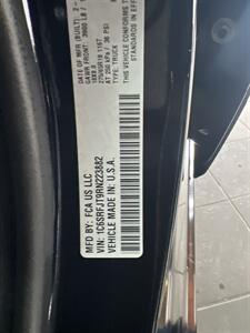 2024 RAM 1500 Laramie CREW CAB 4X4/HEMI   - Photo 36 - Hamilton, OH 45015