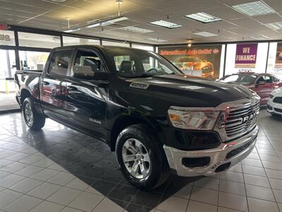 2024 RAM 1500 Laramie CREW CAB 4X4/HEMI   - Photo 4 - Hamilton, OH 45015