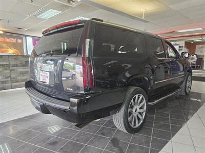 2007 Cadillac Escalade ESV 4DR SUV 4X4   - Photo 4 - Hamilton, OH 45015