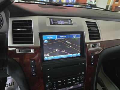 2007 Cadillac Escalade ESV 4DR SUV 4X4   - Photo 20 - Hamilton, OH 45015