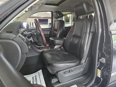 2007 Cadillac Escalade ESV 4DR SUV 4X4   - Photo 9 - Hamilton, OH 45015
