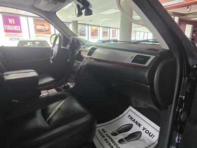 2007 Cadillac Escalade ESV 4DR SUV 4X4   - Photo 13 - Hamilton, OH 45015