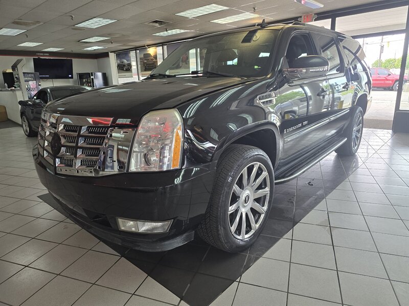 2007 Cadillac Escalade ESV 4DR SUV 4X4   - Photo 1 - Hamilton, OH 45015