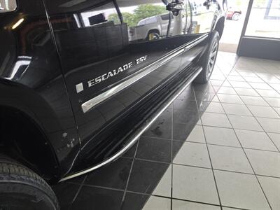 2007 Cadillac Escalade ESV 4DR SUV 4X4   - Photo 24 - Hamilton, OH 45015
