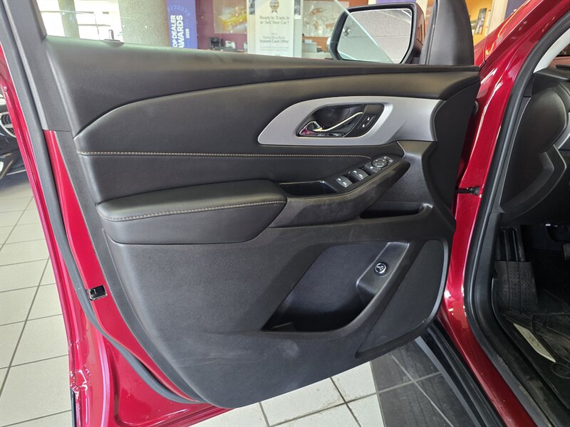 2021 Chevrolet Traverse LT Cloth 4DR SUV w/1LT - Photo 7 - Hamilton, OH 45015