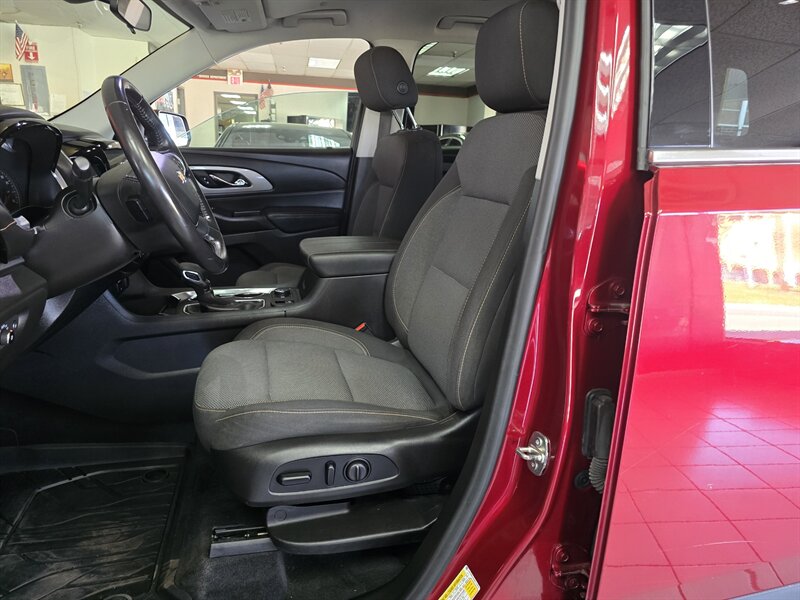 2021 Chevrolet Traverse LT Cloth 4DR SUV w/1LT - Photo 9 - Hamilton, OH 45015