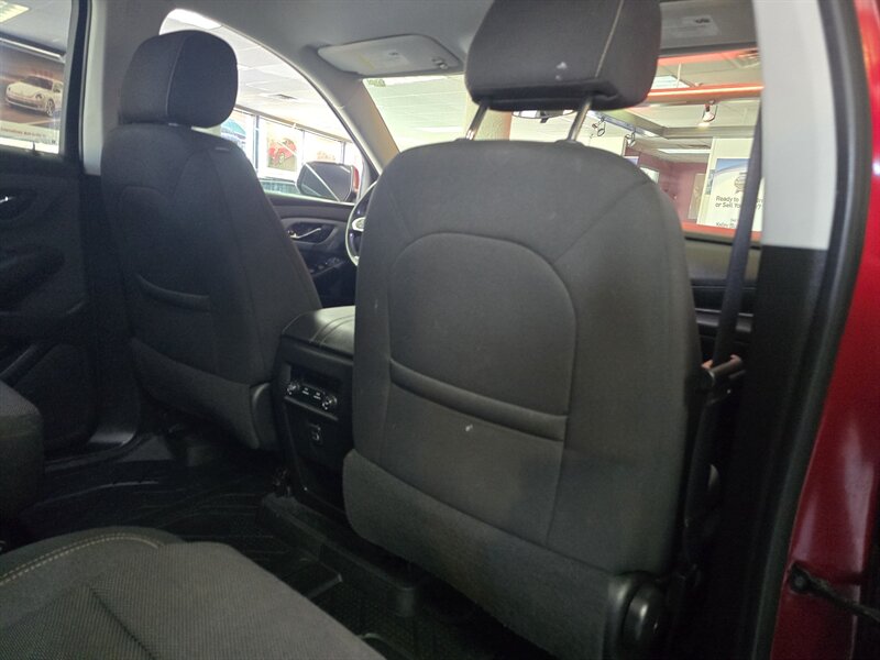 2021 Chevrolet Traverse LT Cloth 4DR SUV w/1LT - Photo 18 - Hamilton, OH 45015