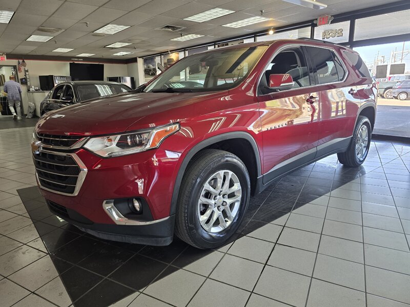 2021 Chevrolet Traverse LT Cloth 4DR SUV w/1LT   - Photo 1 - Hamilton, OH 45015