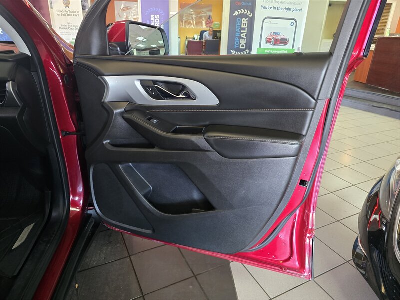 2021 Chevrolet Traverse LT Cloth 4DR SUV w/1LT - Photo 14 - Hamilton, OH 45015