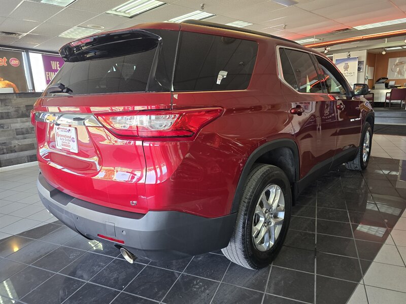 2021 Chevrolet Traverse LT Cloth 4DR SUV w/1LT - Photo 4 - Hamilton, OH 45015