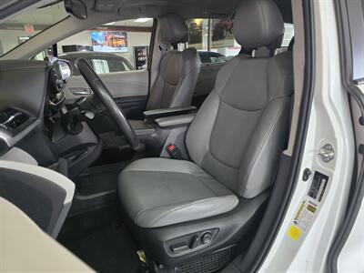 2024 Toyota Sienna XLE 8-Passenger 4DR MINI-VAN - Photo 9 - Hamilton, OH 45015