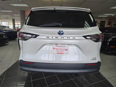 2024 Toyota Sienna XLE 8-Passenger 4DR MINI-VAN - Photo 5 - Hamilton, OH 45015