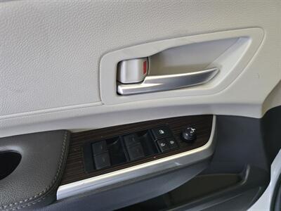 2024 Toyota Sienna XLE 8-Passenger 4DR MINI-VAN - Photo 19 - Hamilton, OH 45015