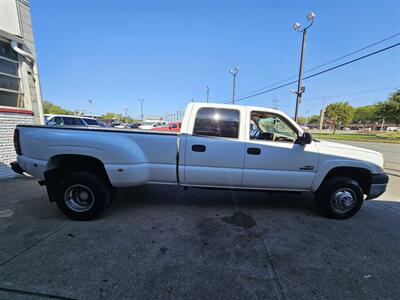 2004 Chevrolet Silverado 3500 Work Truck CREW CAB/DRW   - Photo 5 - Hamilton, OH 45015