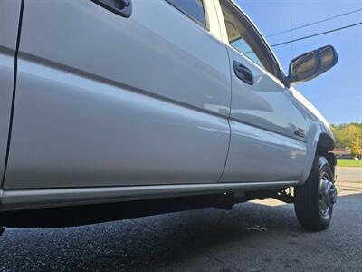 2004 Chevrolet Silverado 3500 Work Truck 4DR CREW CAB   - Photo 34 - Hamilton, OH 45015