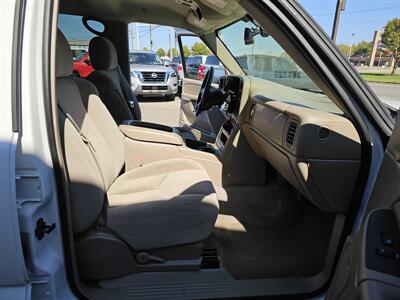 2004 Chevrolet Silverado 3500 Work Truck 4DR CREW CAB   - Photo 26 - Hamilton, OH 45015