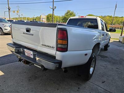 2004 Chevrolet Silverado 3500 Work Truck 4DR CREW CAB   - Photo 6 - Hamilton, OH 45015