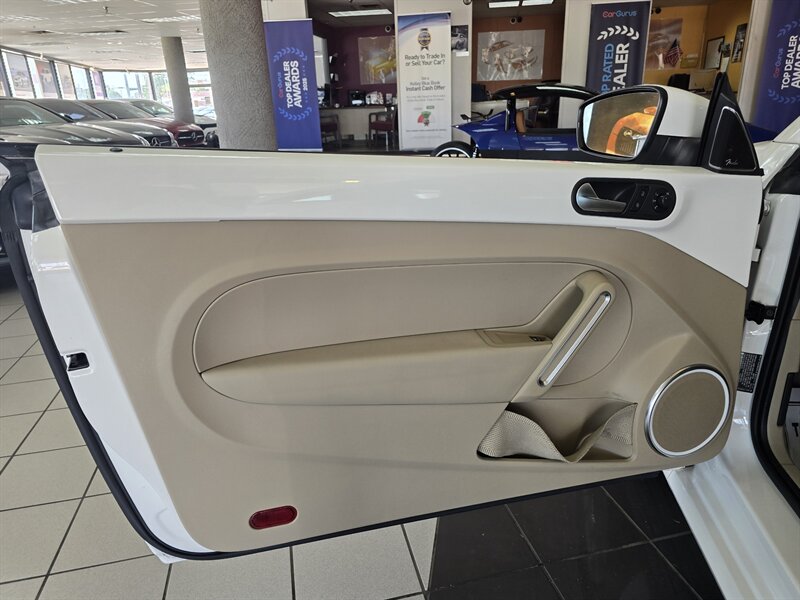2013 Volkswagen Beetle-Classic 2.5L 2DR HATCHBACK - Photo 7 - Hamilton, OH 45015