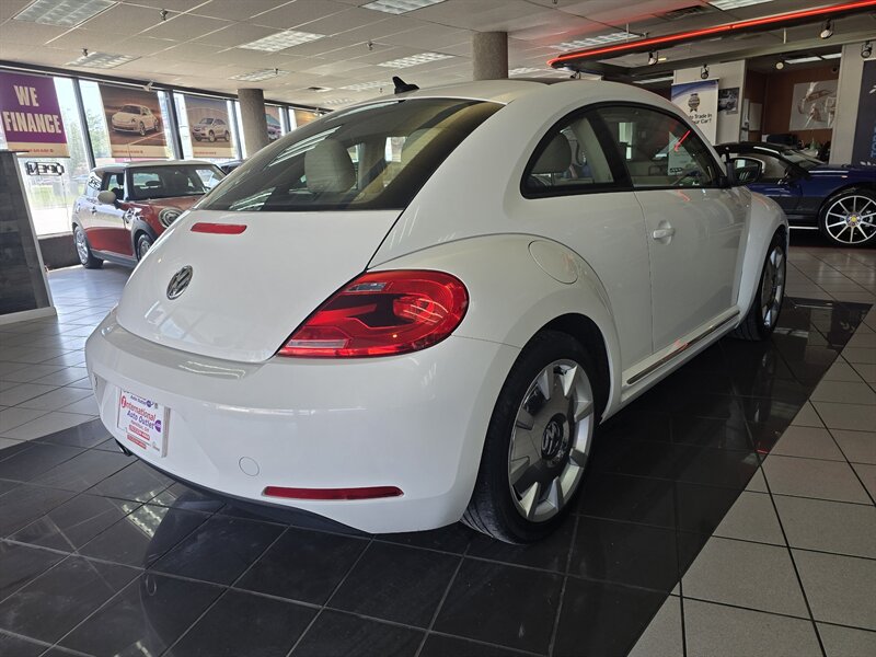 2013 Volkswagen Beetle-Classic 2.5L 2DR HATCHBACK - Photo 4 - Hamilton, OH 45015