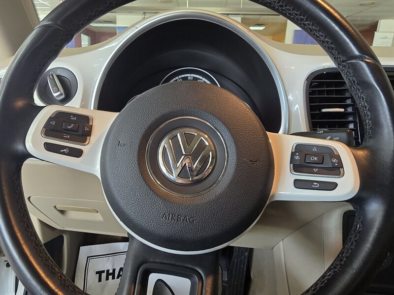 2013 Volkswagen Beetle-Classic 2.5L 2DR HATCHBACK - Photo 22 - Hamilton, OH 45015