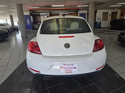2013 Volkswagen Beetle-Classic 2.5L 2DR HATCHBACK - Photo 5 - Hamilton, OH 45015