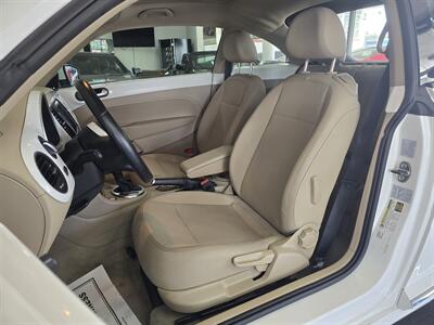 2013 Volkswagen Beetle-Classic 2.5L 2DR HATCHBACK - Photo 9 - Hamilton, OH 45015
