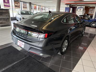 2025 Hyundai SONATA SE 4DR SEDAN   - Photo 6 - Hamilton, OH 45015