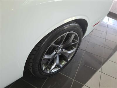 2015 Dodge Challenger R/T-COUPE/V8 HEMI   - Photo 30 - Hamilton, OH 45015