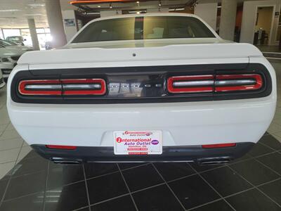 2015 Dodge Challenger R/T-COUPE/V8 HEMI   - Photo 6 - Hamilton, OH 45015