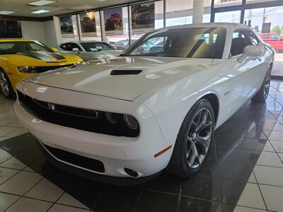 2015 Dodge Challenger R/T-COUPE/V8 HEMI   - Photo 2 - Hamilton, OH 45015