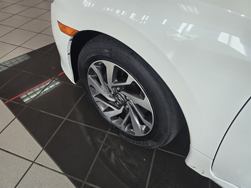 2017 Honda Civic EX 4DR SEDAN - Photo 28 - Hamilton, OH 45015