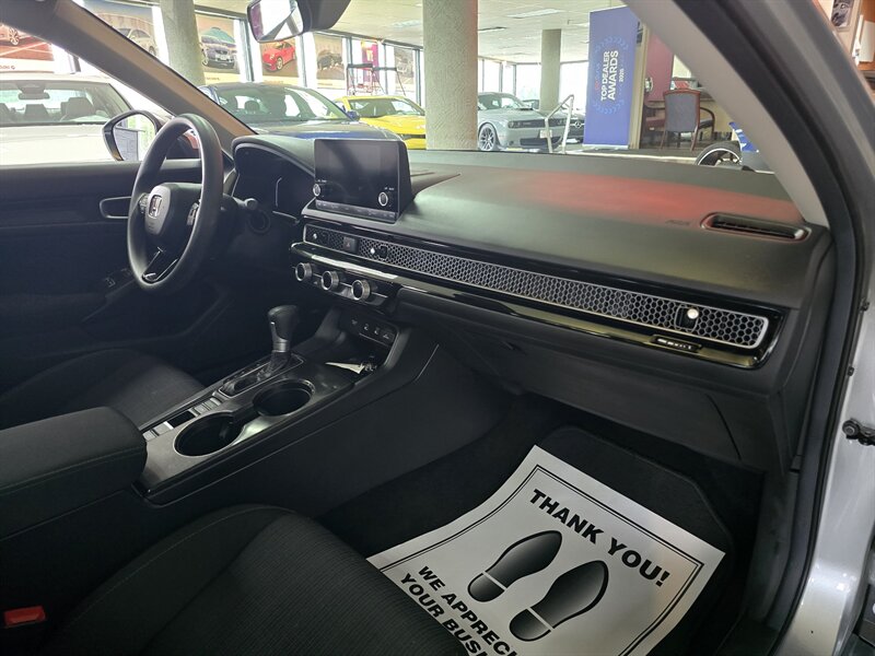 2025 Honda Civic LX 4DR SEDAN - Photo 13 - Hamilton, OH 45015