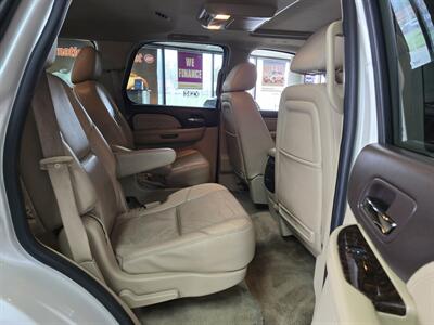 2011 GMC Yukon Denali 4DR SUV AWD   - Photo 14 - Hamilton, OH 45015