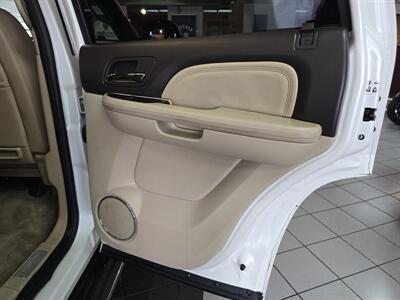 2011 GMC Yukon Denali 4DR SUV AWD   - Photo 13 - Hamilton, OH 45015