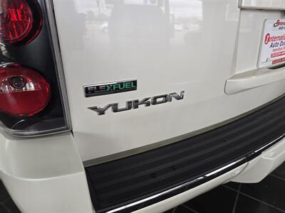 2011 GMC Yukon Denali 4DR SUV AWD   - Photo 29 - Hamilton, OH 45015