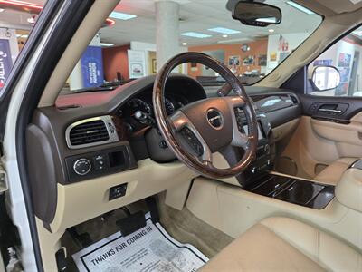2011 GMC Yukon Denali 4DR SUV AWD   - Photo 8 - Hamilton, OH 45015