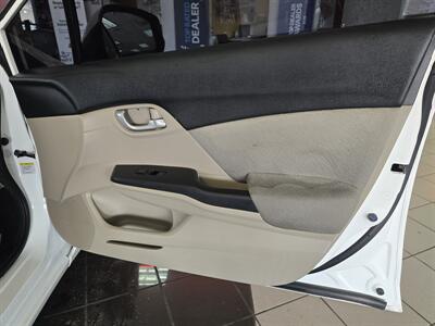 2013 Honda Civic LX   - Photo 12 - Hamilton, OH 45015