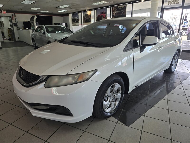 2013 Honda Civic LX   - Photo 1 - Hamilton, OH 45015